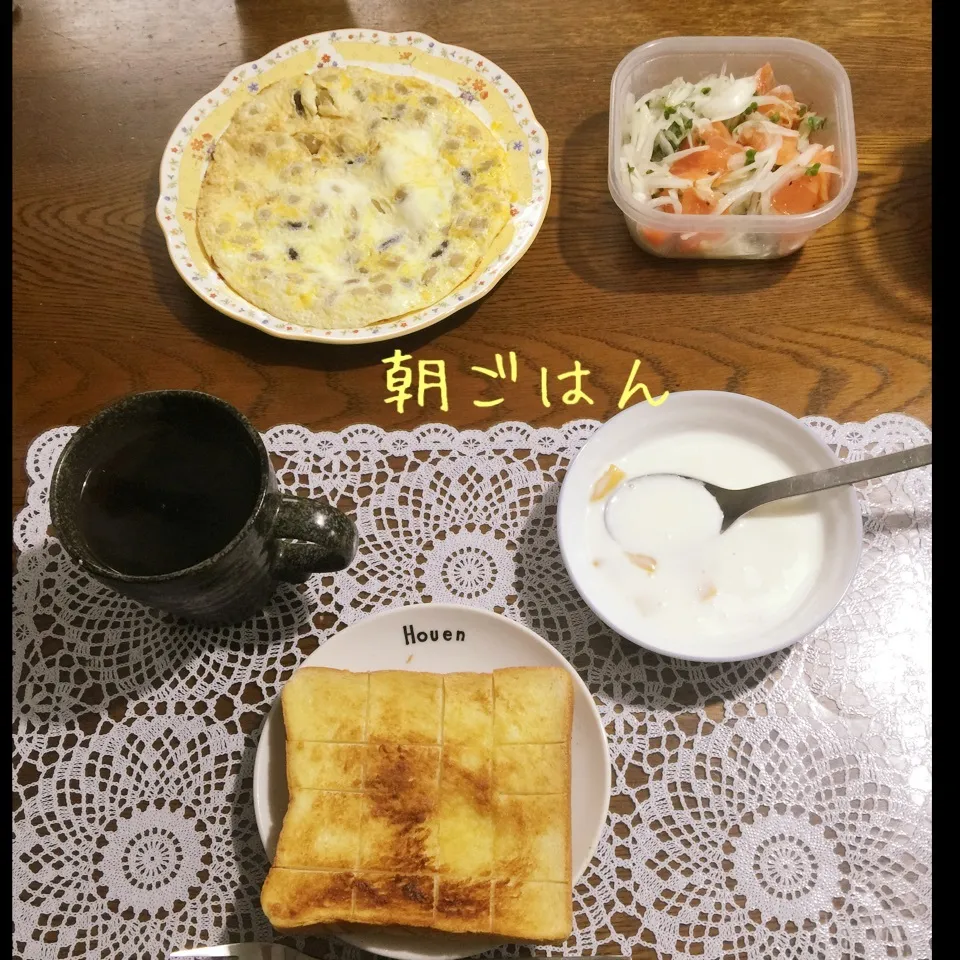 きな粉トースト、豆入りオムレツ、サーモンマリネ、ヨーグルト|yakinasuさん