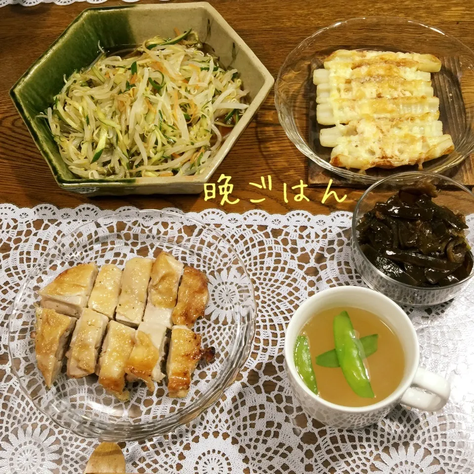 Snapdishの料理写真:鶏モモ肉ガーリック焼き、もやしのピリ辛ポン酢、ちくわ明太焼き|yakinasuさん