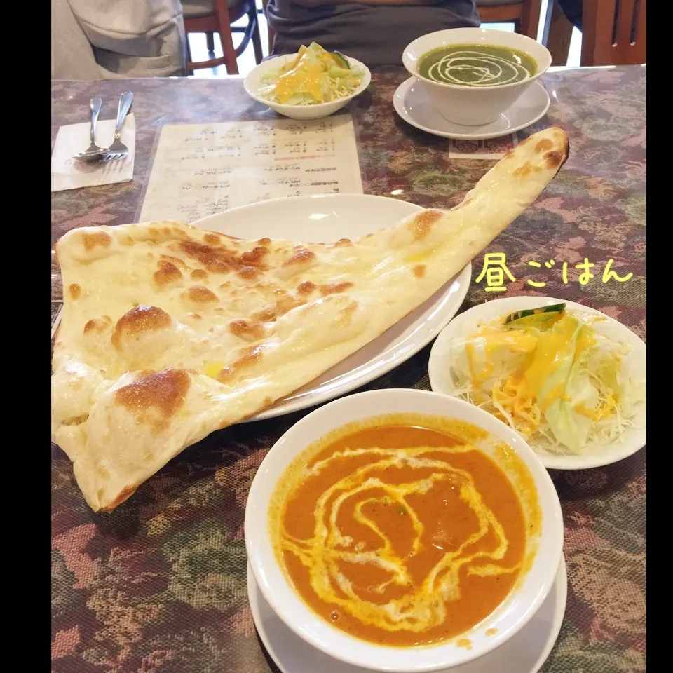 チキンとカボチャのカレー、ナン、サラダ、|yakinasuさん