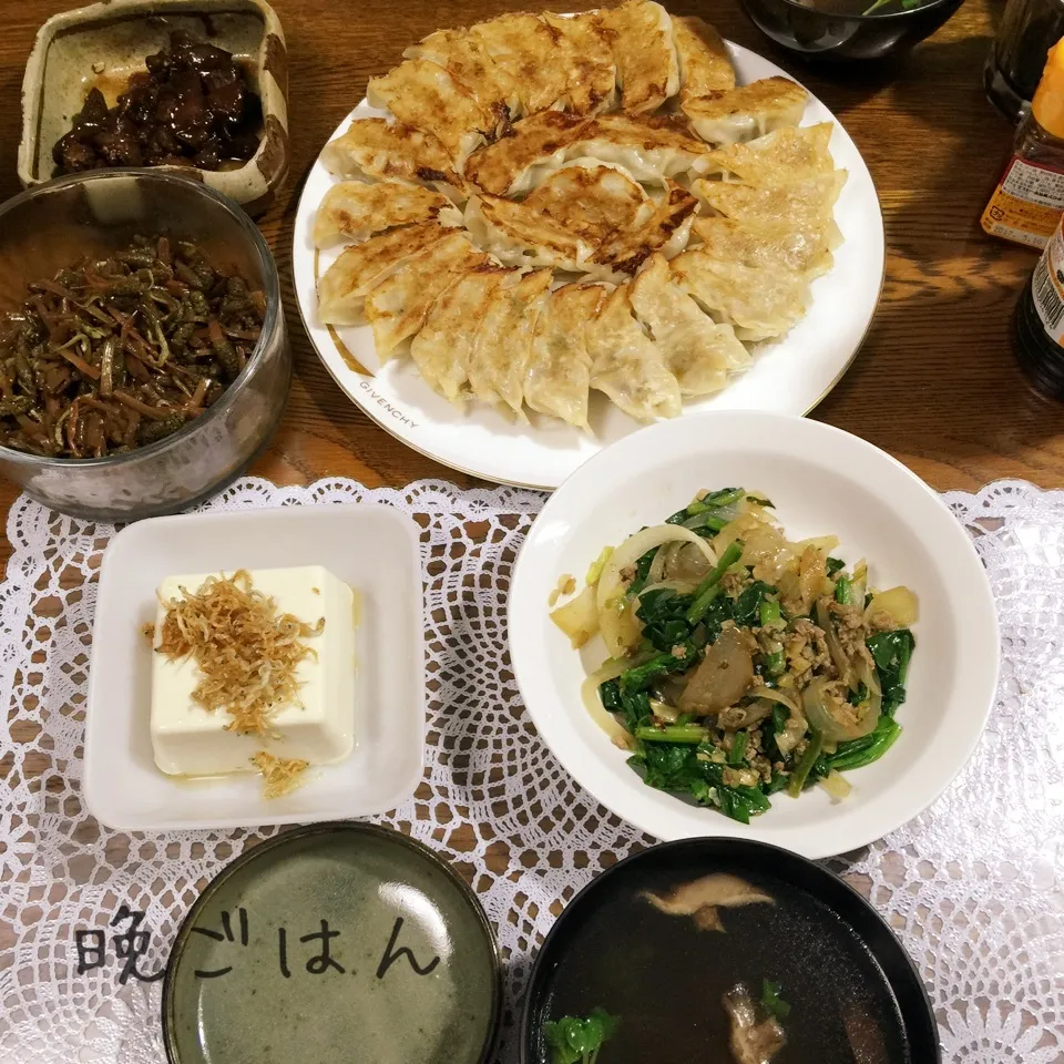 餃子、野菜炒め、中華豆腐、スープ|yakinasuさん