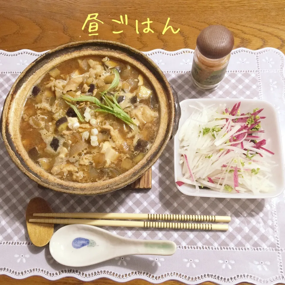 変わりダネ味噌煮込みうどん、大根サラダ|yakinasuさん