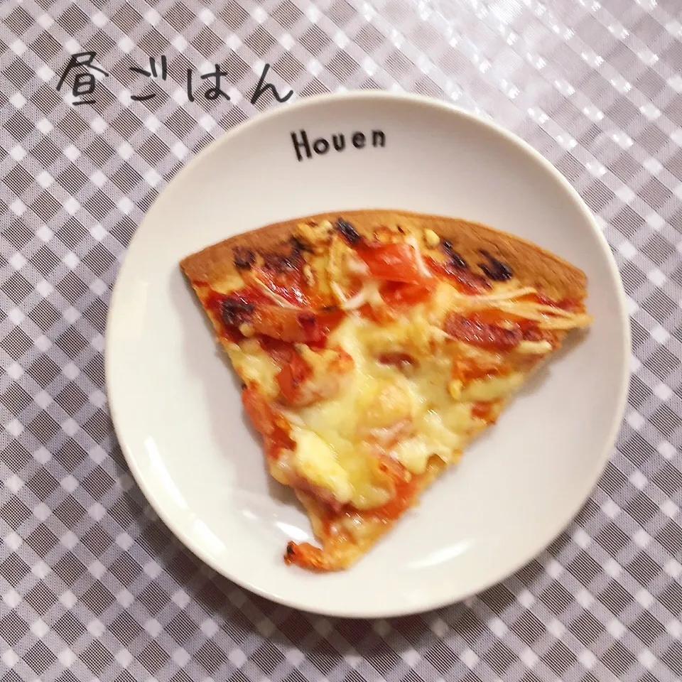 トマト、オニオン、パンチェッタ、のトマトソースピザ|yakinasuさん