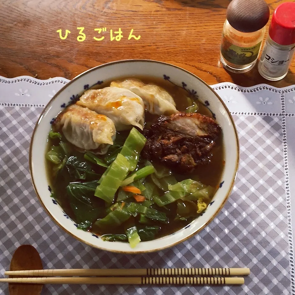 餃子と煮豚のせ味噌ラーメン|yakinasuさん