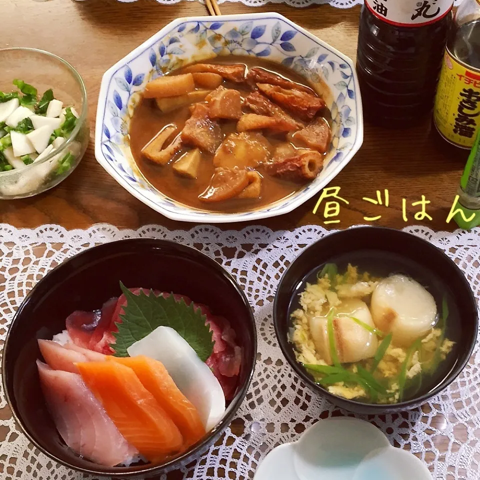 海鮮丼、お吸物、大根味噌煮、蕪漬け|yakinasuさん