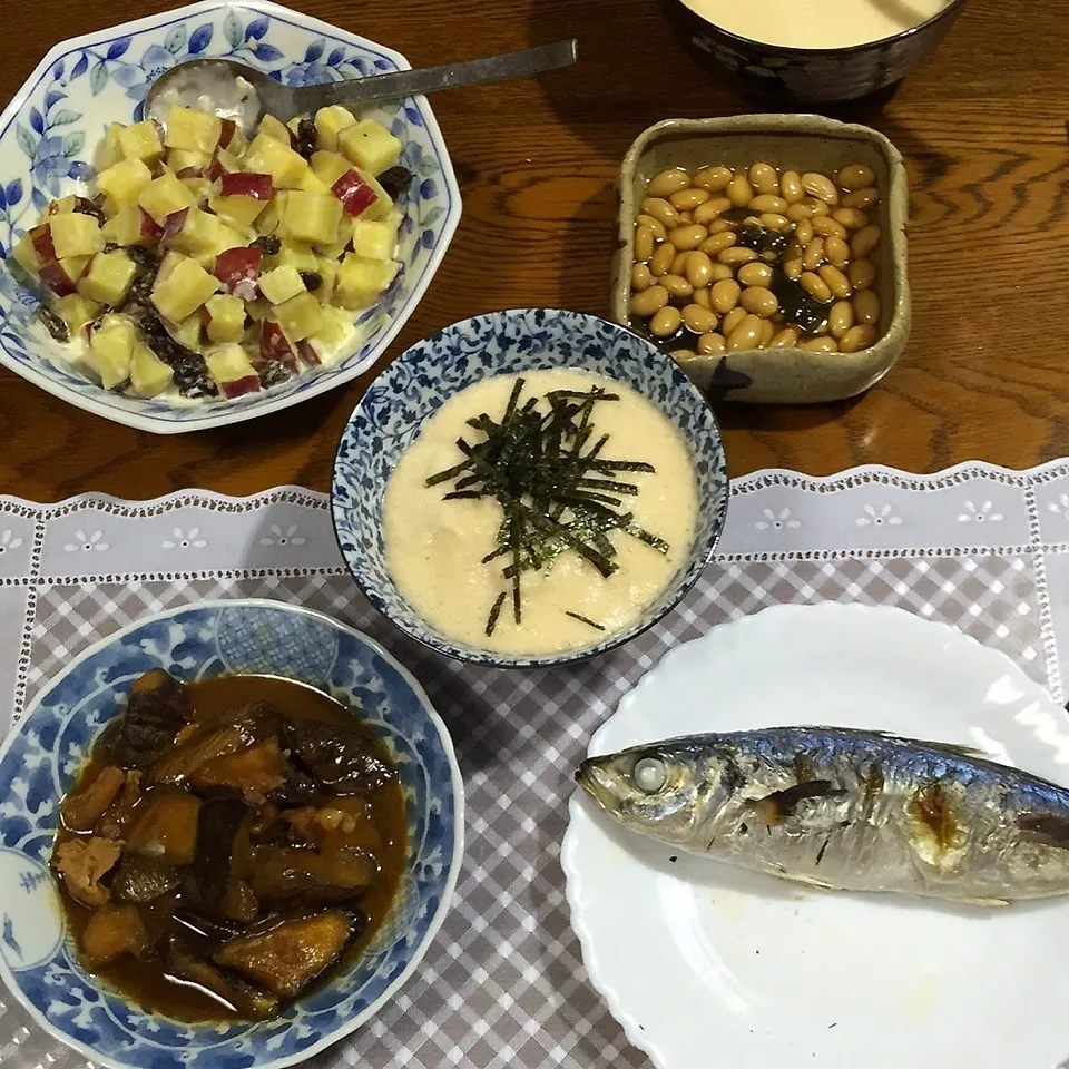 鯵塩焼き、茄子と豚肉味噌煮、薩摩芋ホットサラダ、とろろごはん|yakinasuさん