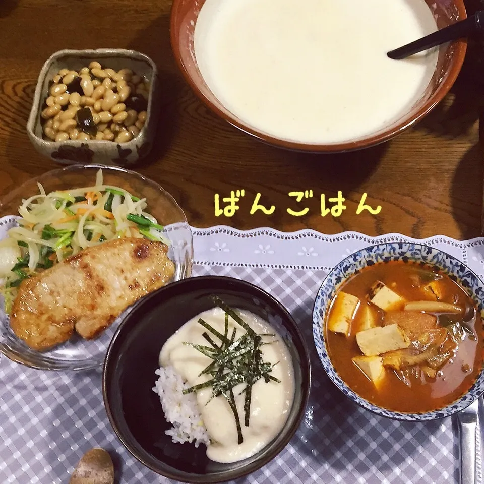 Snapdishの料理写真:自然薯のとろろごはん、豚肉味噌漬け焼き、野菜炒め、昆布豆|yakinasuさん