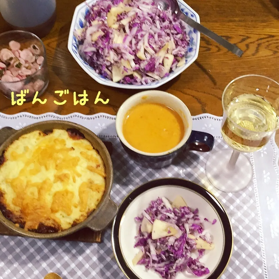 Snapdishの料理写真:ポテトグラタン、紅ズワイガニのクリームスープ、紫白菜と林檎サ|yakinasuさん