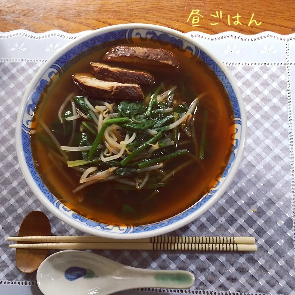 Snapdishの料理写真:台湾ラーメン  煮豚のせ|yakinasuさん