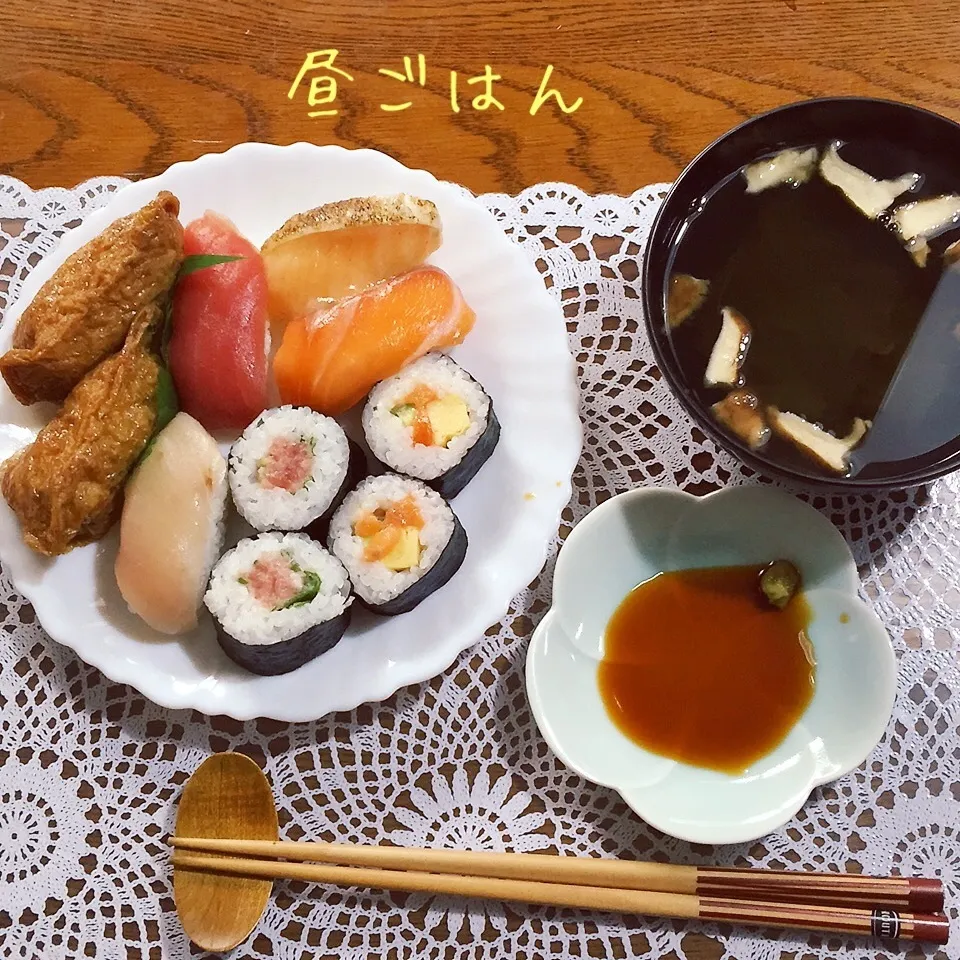 Snapdishの料理写真:お寿司、吸い物|yakinasuさん