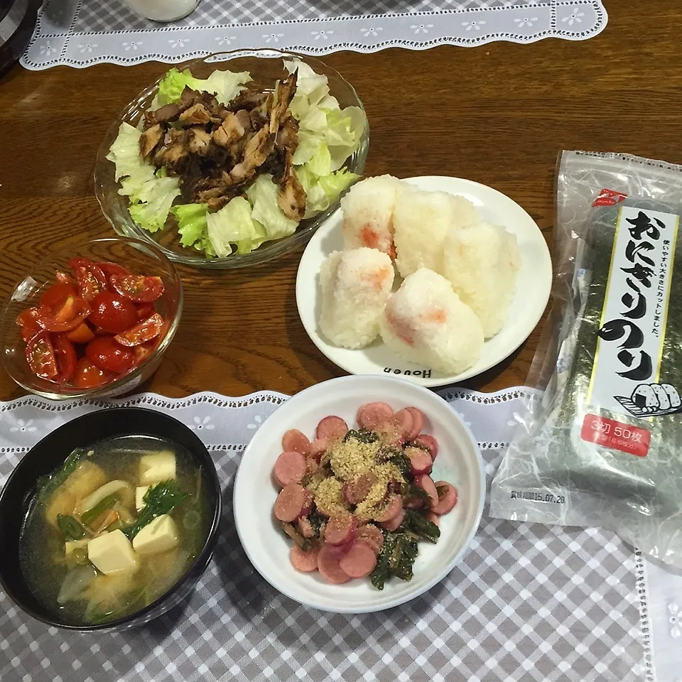 Snapdishの料理写真:明太子のおにぎり、けんちん汁、煮豚、トマトマリネ、日野菜漬け|yakinasuさん