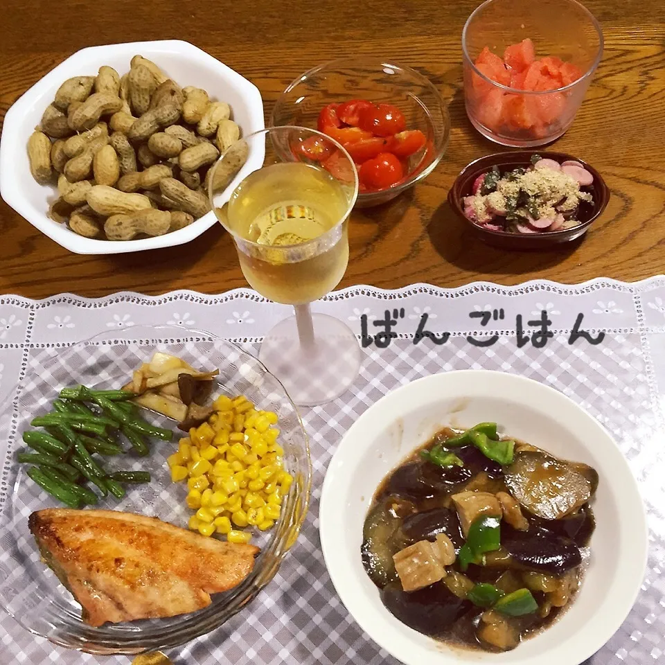 Snapdishの料理写真:鮭ムニエルバターソース、茄子豚ロース甘酢あん、茹でピーナツ|yakinasuさん