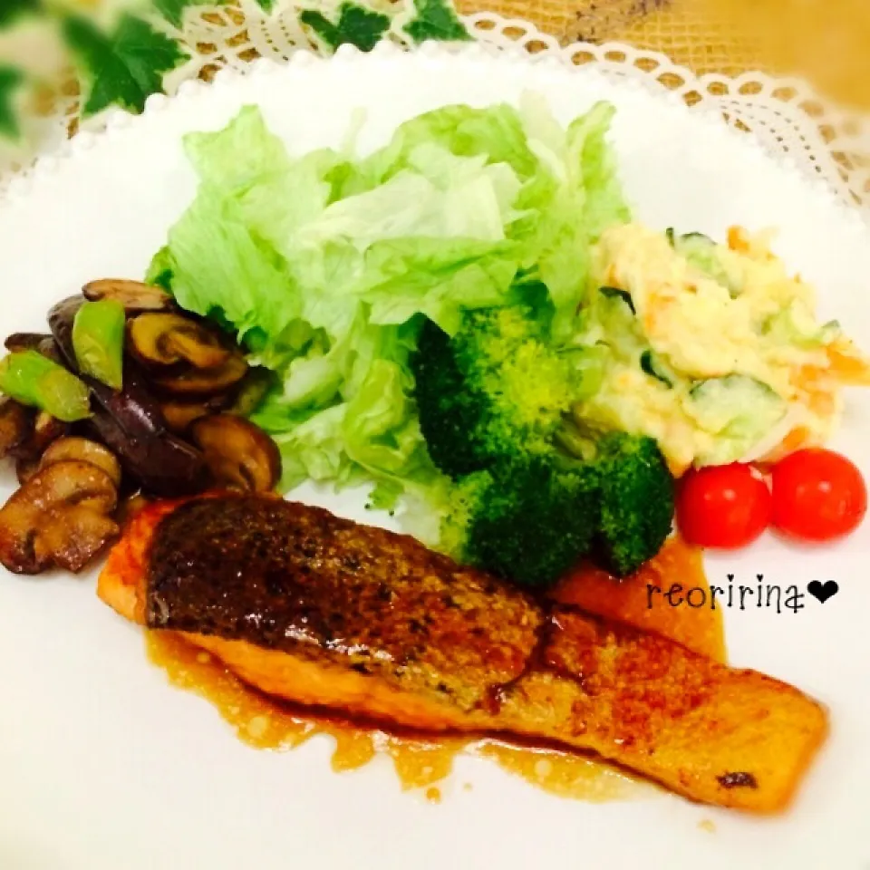 Snapdishの料理写真:簡単和食♡鮭の生姜焼き♡|rさん