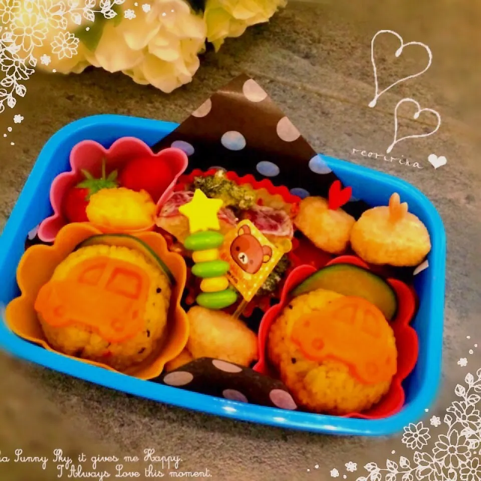 幼稚園のお弁当♡カレー トミカおにぎり♡|rさん