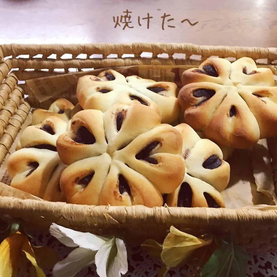 Snapdishの料理写真:お花のあんパン|yakinasuさん