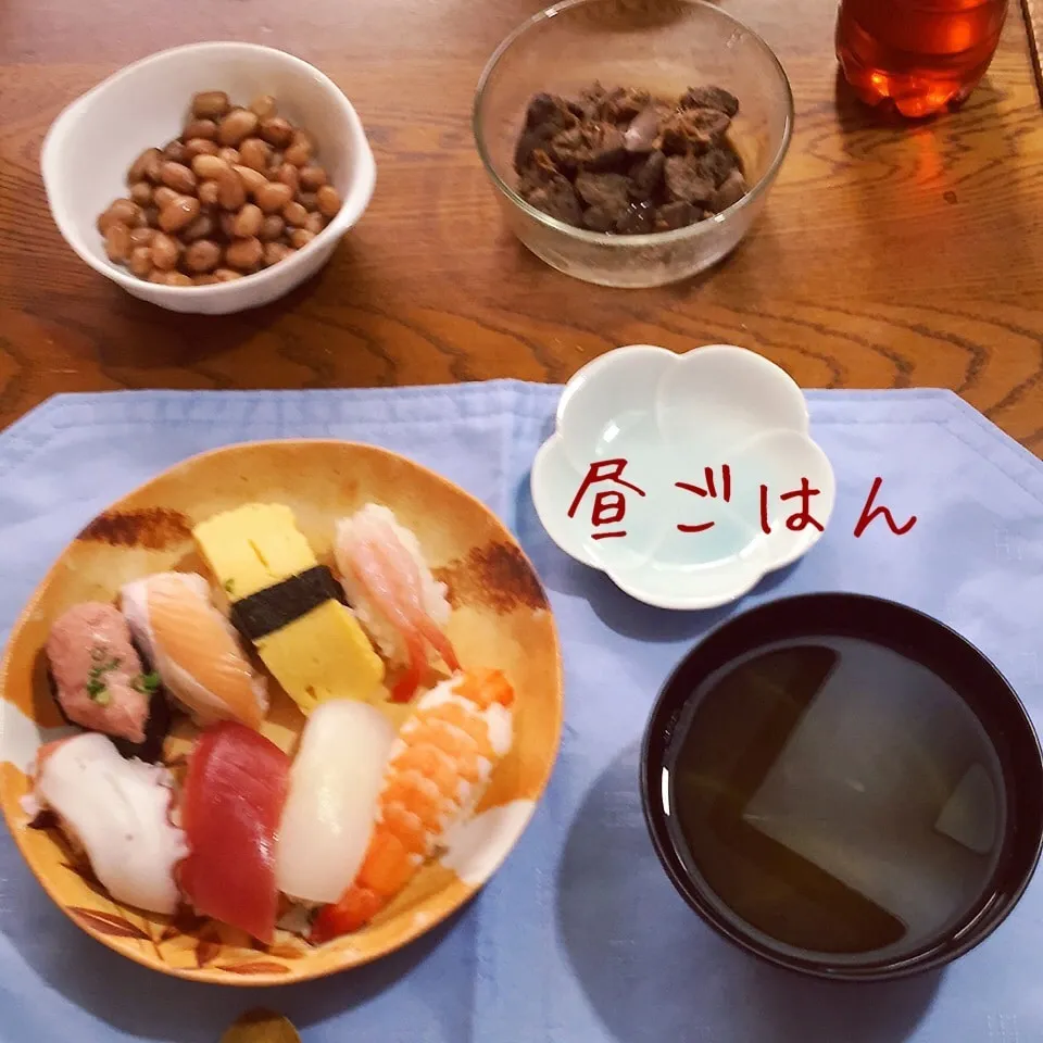 Snapdishの料理写真:握り寿司、お吸い物|yakinasuさん