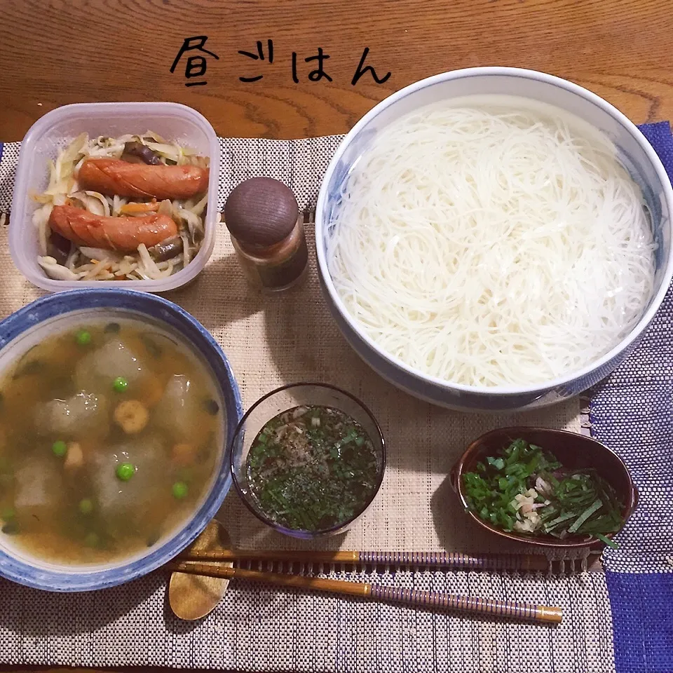 素麺〜♪.冬瓜ダシ煮、もやし炒め、ソーセージ|yakinasuさん