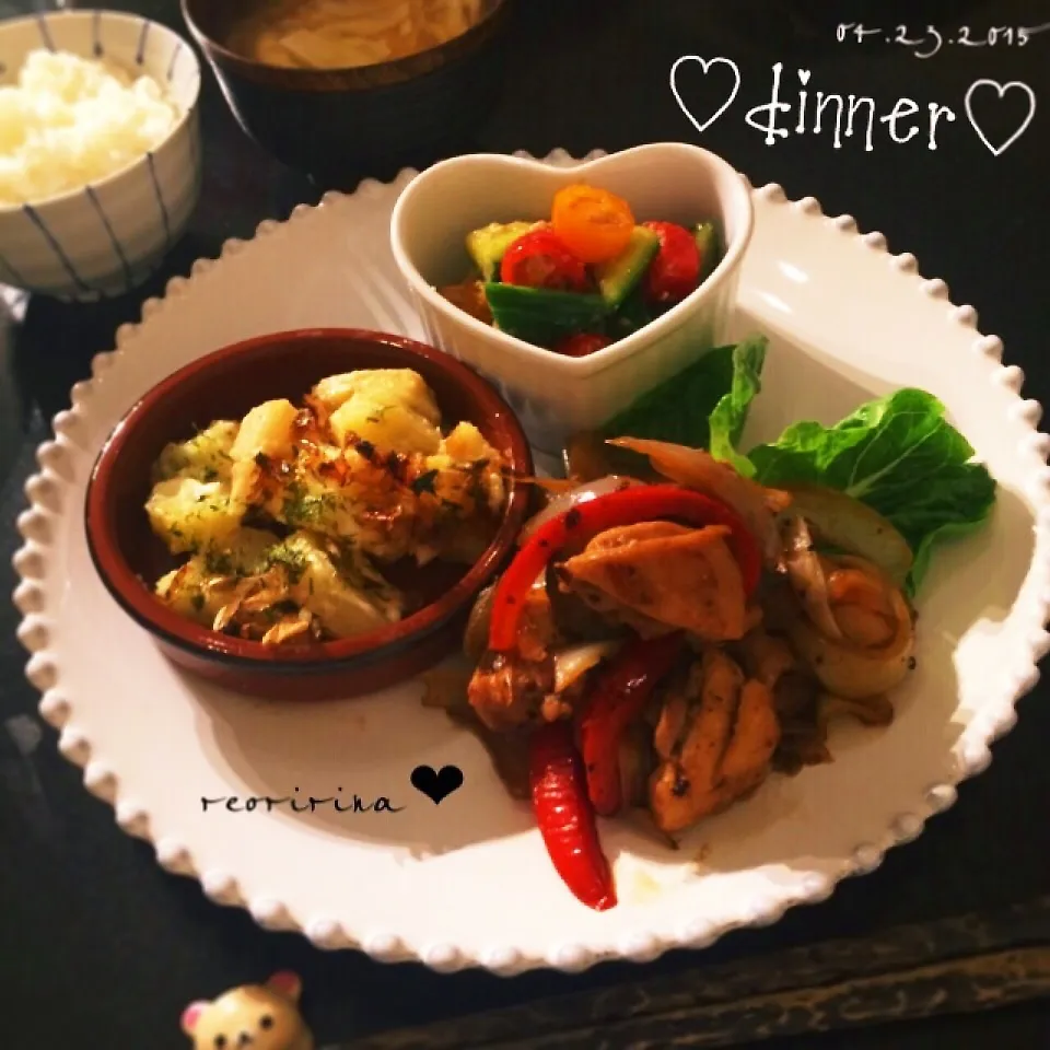 Snapdishの料理写真:夜ごはん♡鶏肉とパプリカ炒めプレート♡|rさん