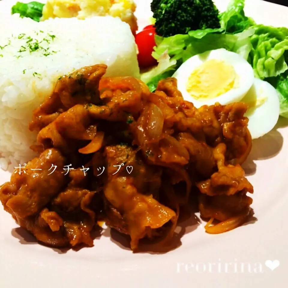 Snapdishの料理写真:玉ねぎたっぷり♡薄切り肉で♡ポークチャップ♡|rさん