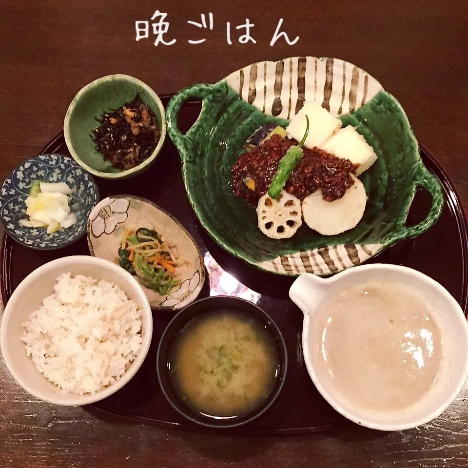 Snapdishの料理写真:野菜の肉味噌、麦ごはんとろろ、ひじき、おひたし、漬物、味噌汁|yakinasuさん