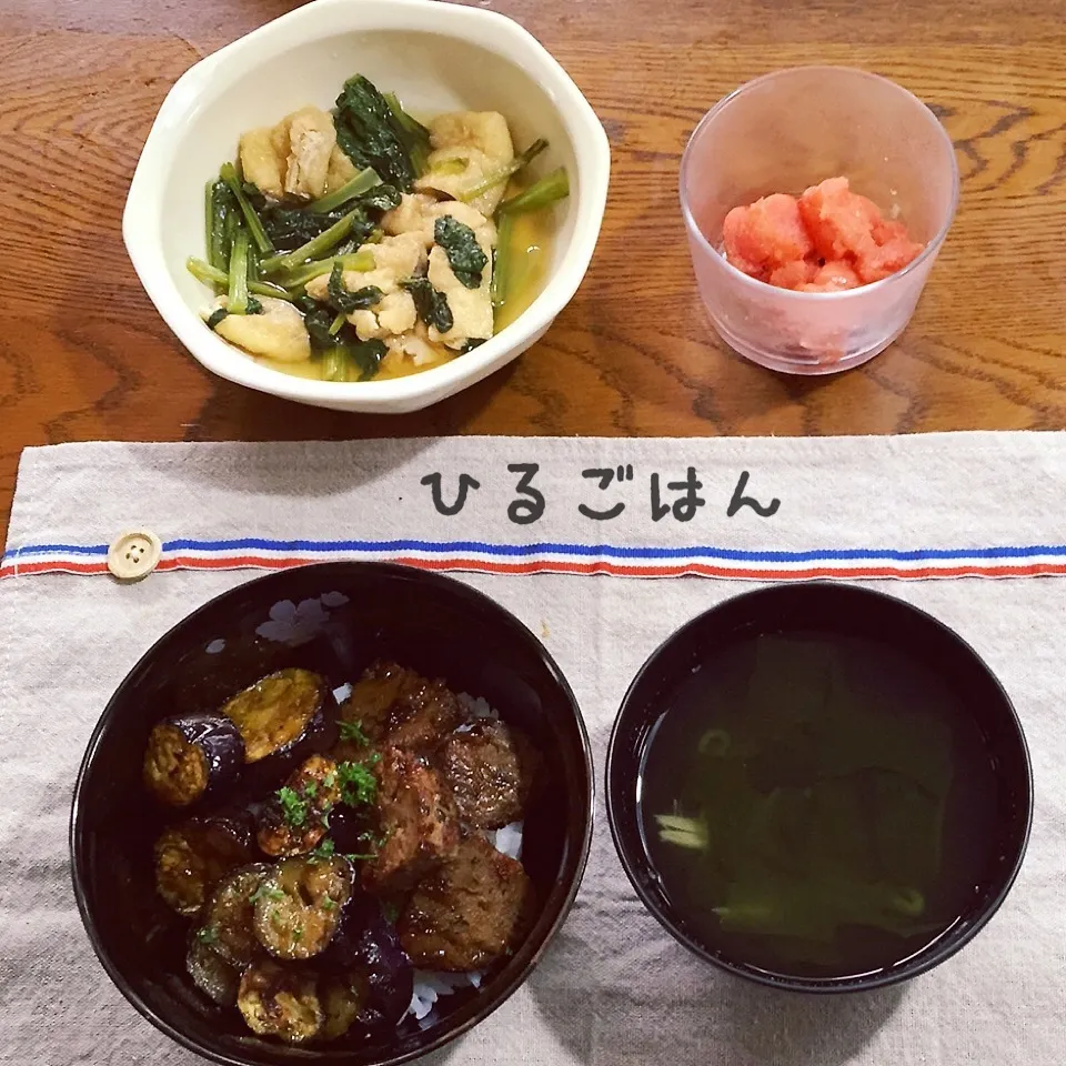 茄子とシソハンバーグの照り焼き丼、ワカメしめじ吸い物|yakinasuさん