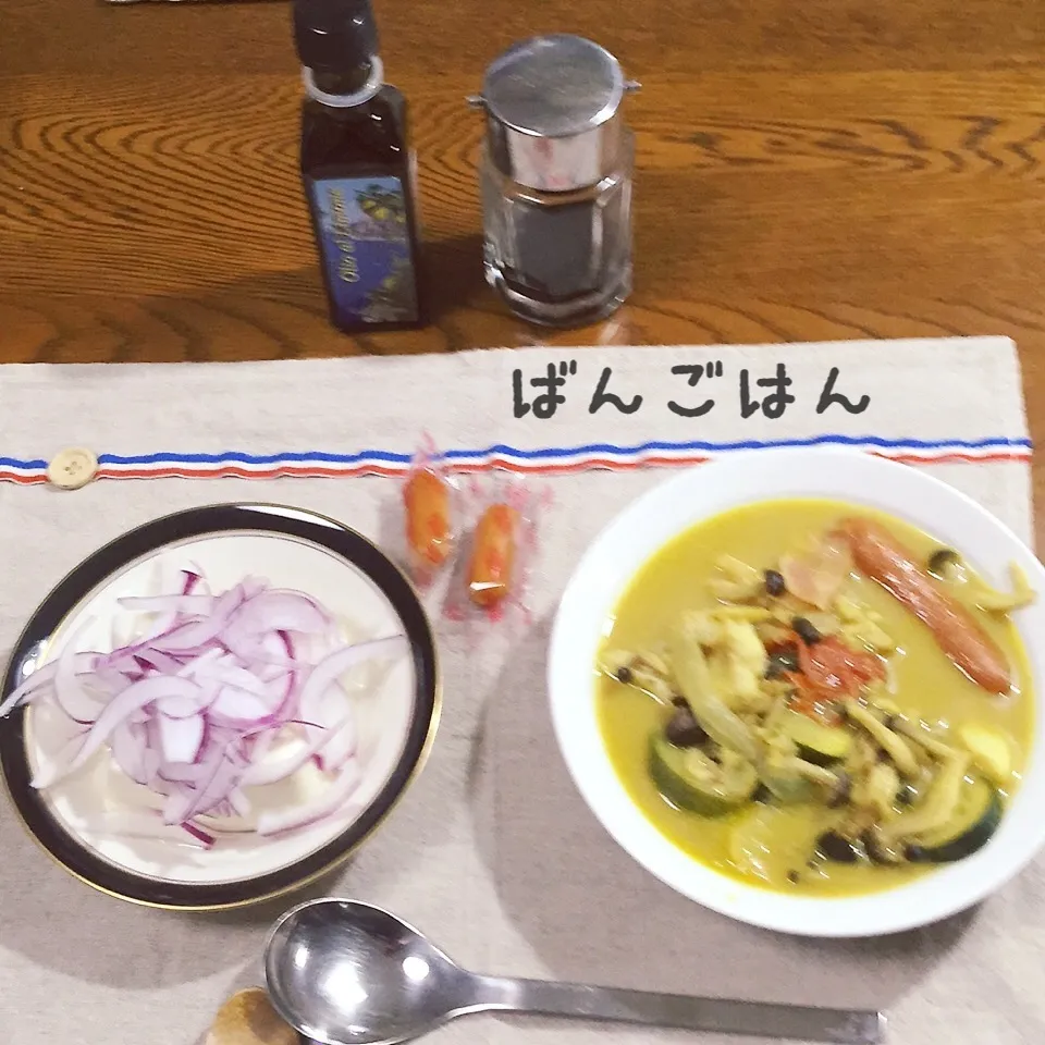 スープカレー、豆腐サラダ|yakinasuさん