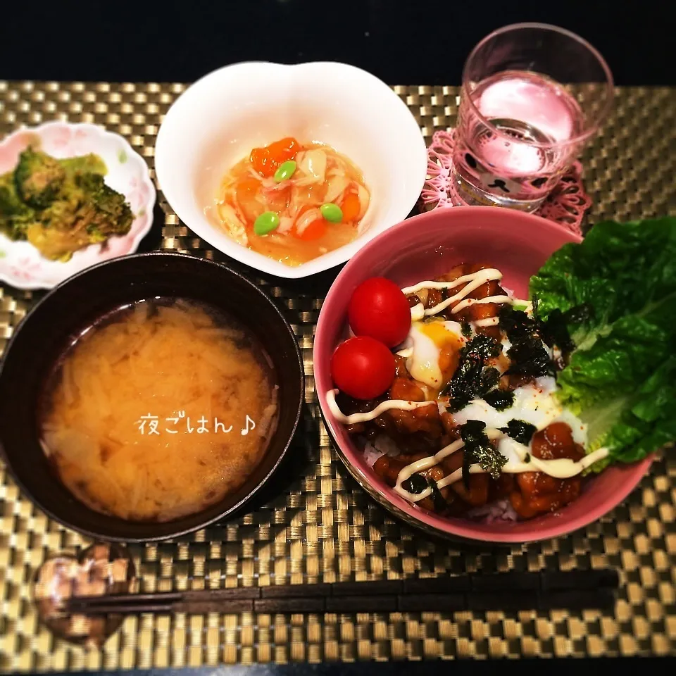 Snapdishの料理写真:夜ごはん♡照りマヨチキン丼 温玉乗せ♡|rさん