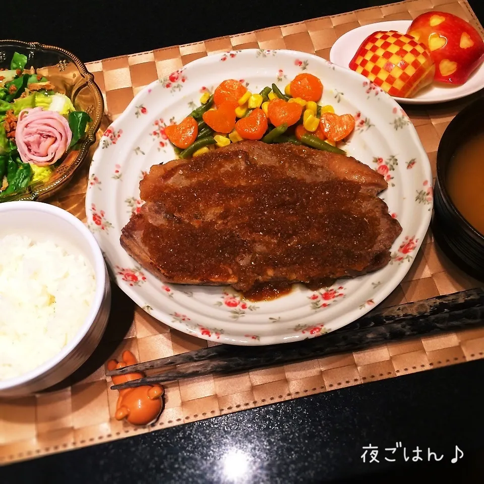 夜ごはん♡和風オニオンソースのステーキ|rさん