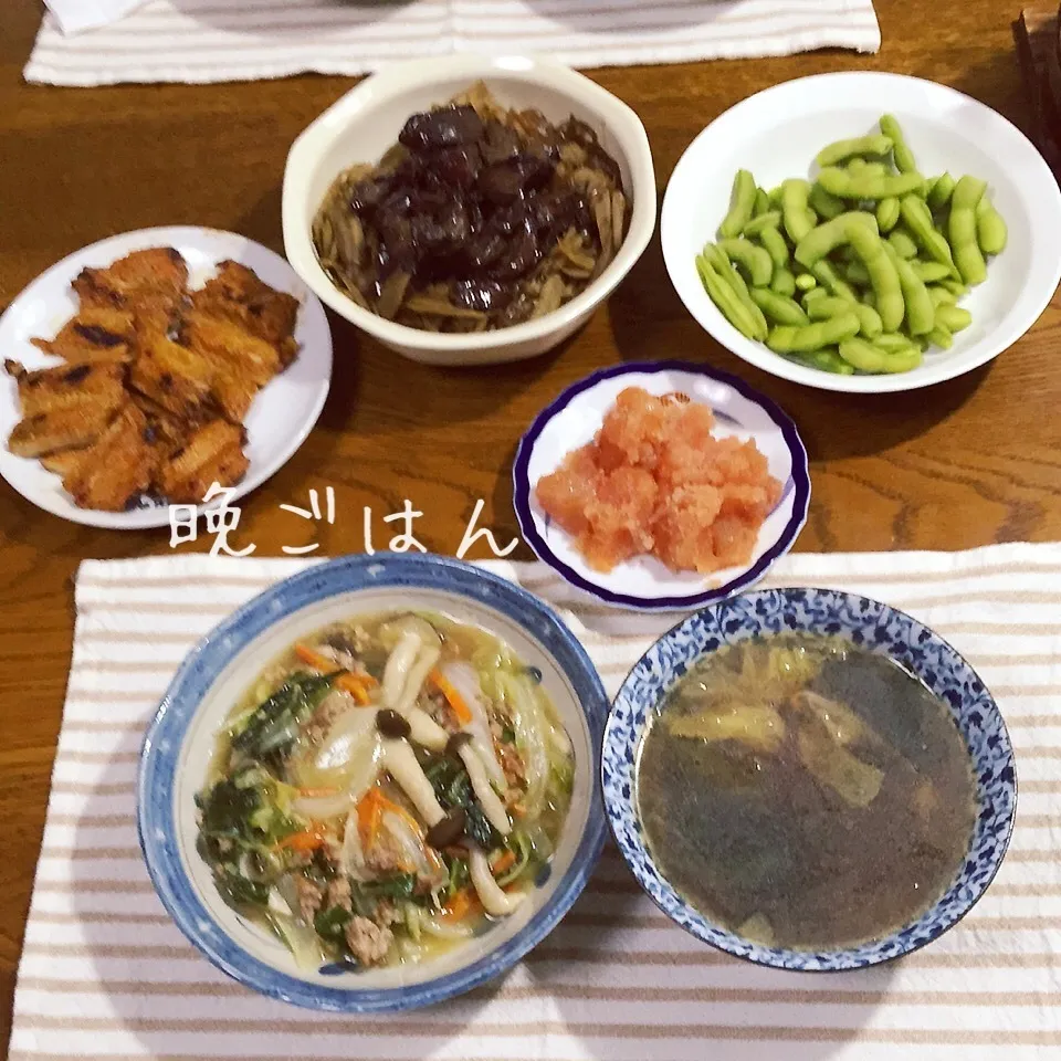 Snapdishの料理写真:鶏レバー甘辛煮牛蒡白滝、白菜と豚ひきピリ辛、春雨スープ、枝豆|yakinasuさん