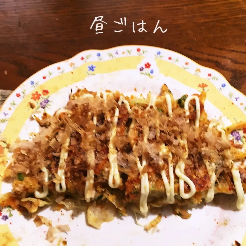 帆立キムチチーズのお好み焼き、醤油と一味で|yakinasuさん