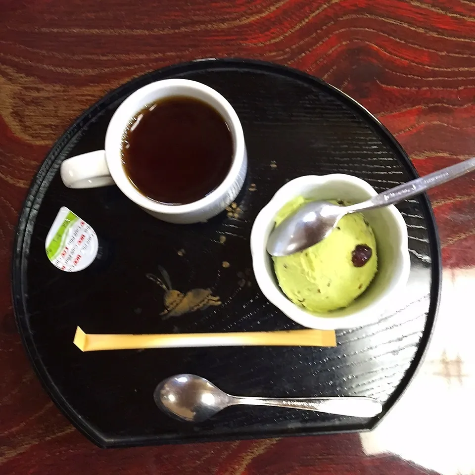 平日ランチ限定コーヒーとアイスクリーム|yakinasuさん