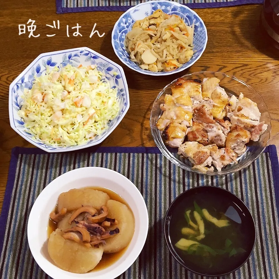 Snapdishの料理写真:鶏塩焼き、イカ大根、コールスローサラダ、おすまし|yakinasuさん