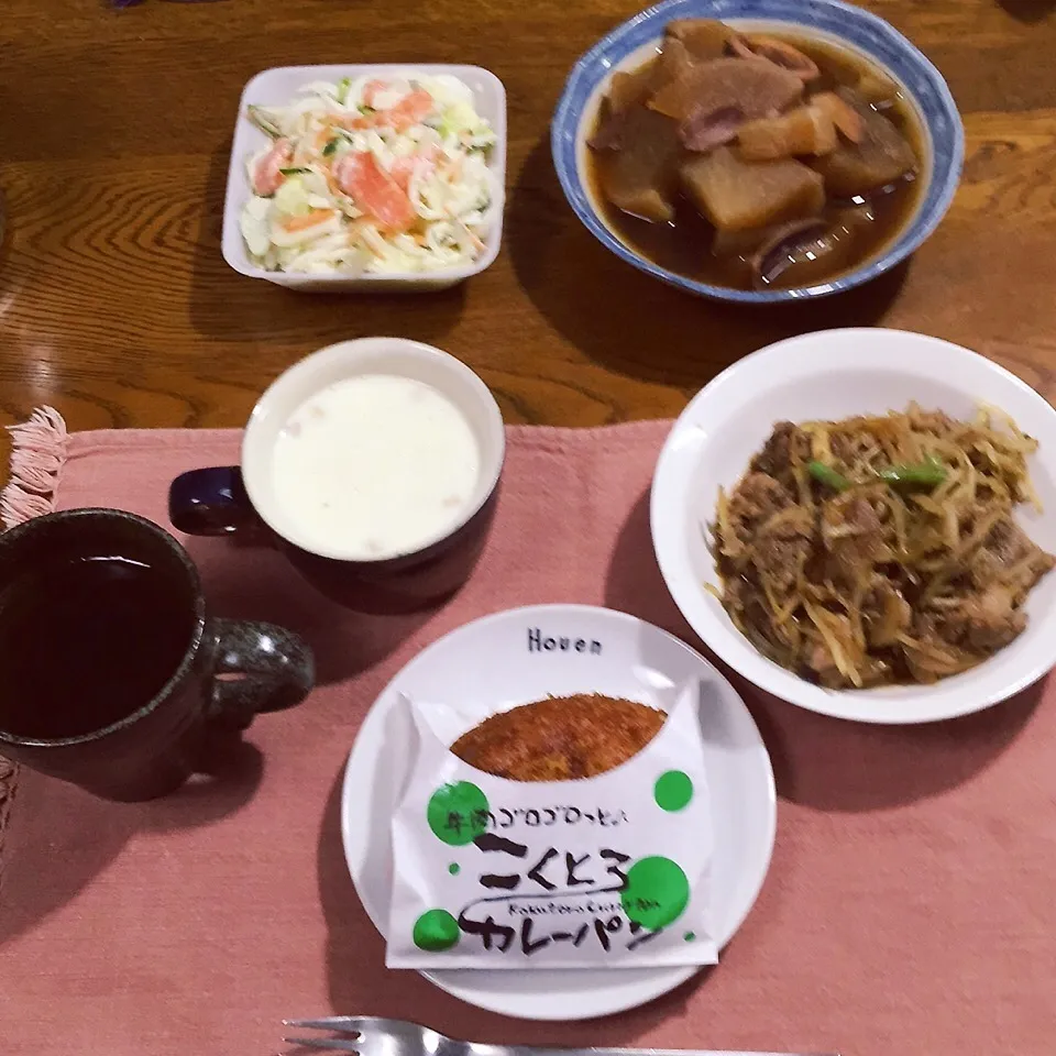 カレーパン、焼肉、コーンスープ、サーモンマリネ、イカ大根|yakinasuさん