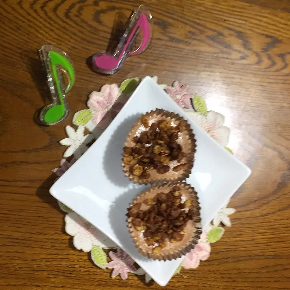 雨風食堂さんのチョコムースチョコクリスピーのせ|yakinasuさん