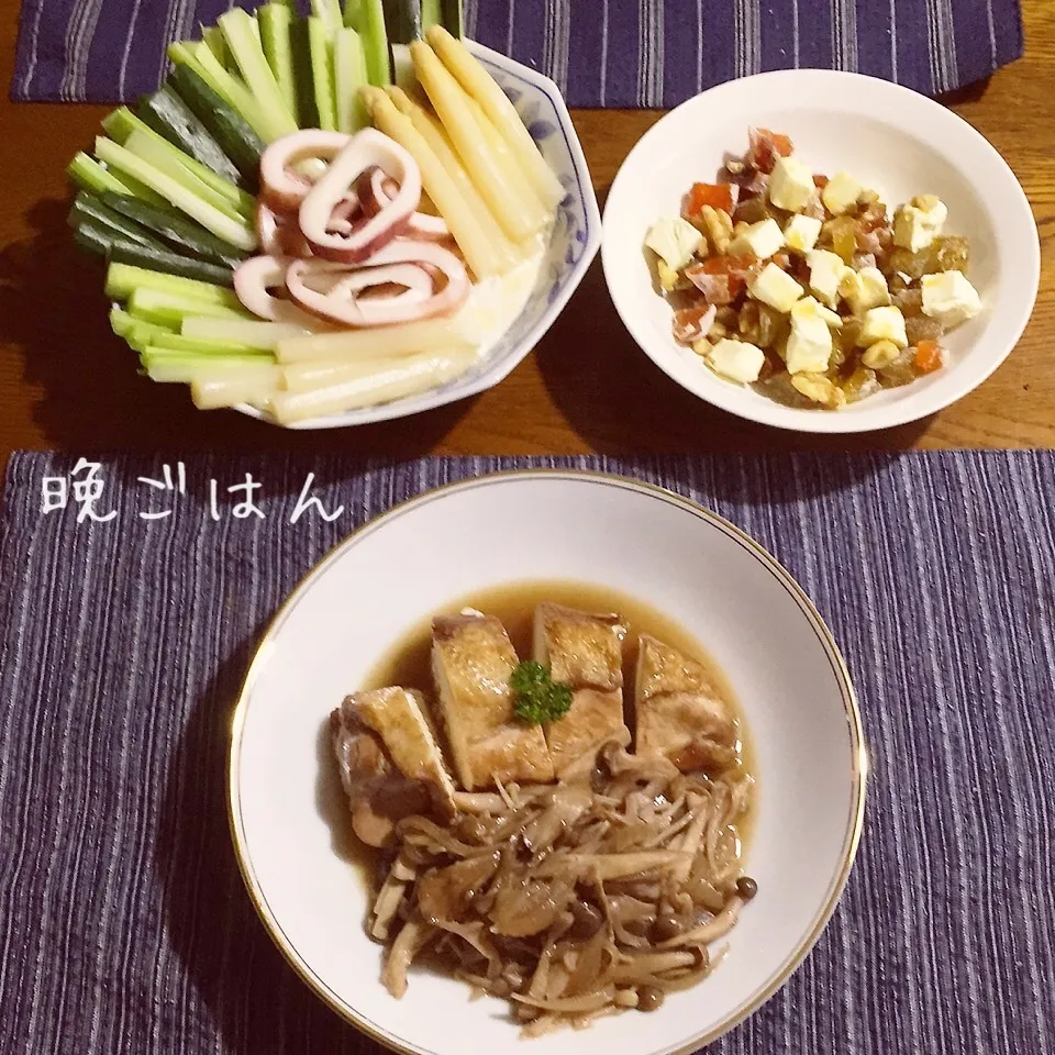 チキンとキノコのワイン煮、スティックサラダ、干し柿クリチ|yakinasuさん