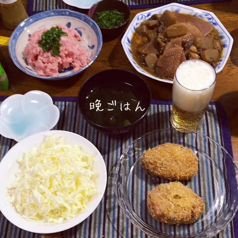 揚げないキャベツメンチカツ、大根牛スジ味噌煮、ネギトロ、|yakinasuさん