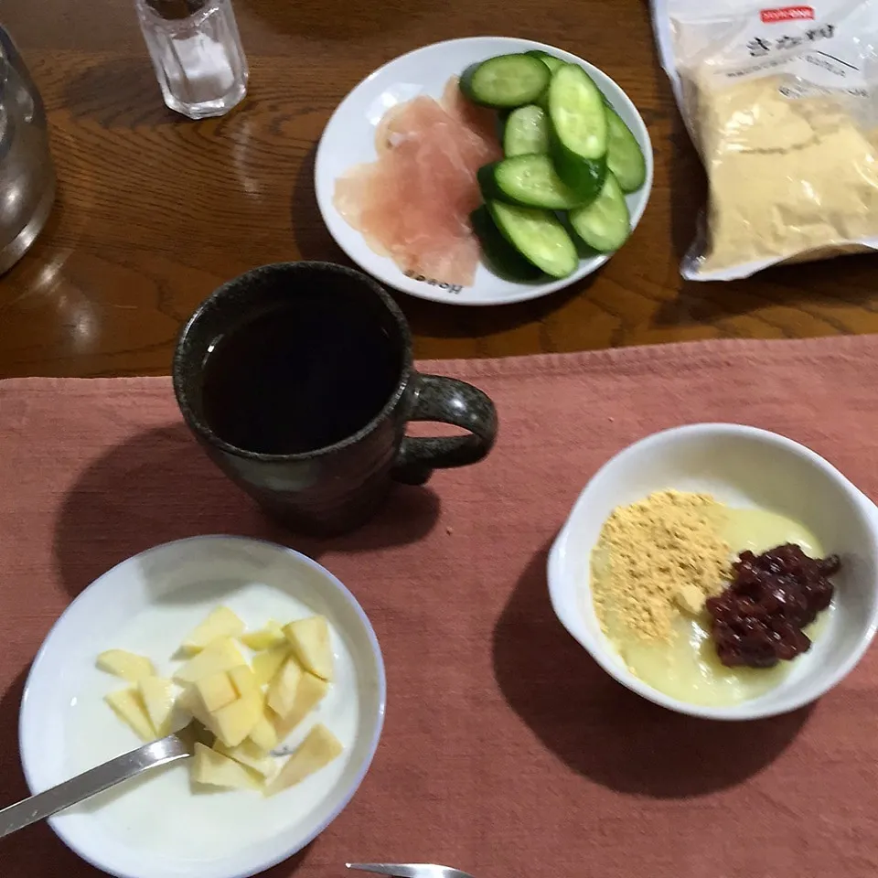 バター餅+きな粉あんこ、ヨーグルト林檎、生ハム胡瓜|yakinasuさん