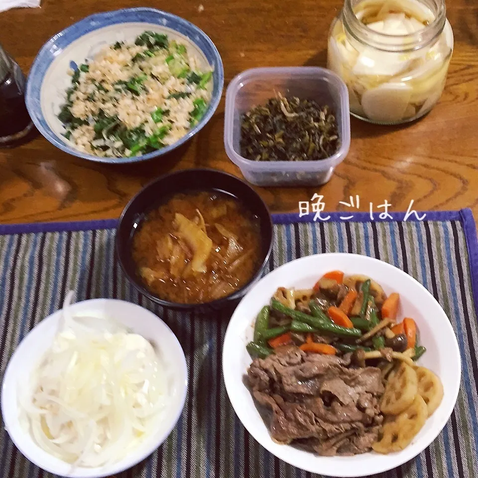 蓮根と牛肉のバター醤油炒め、豆腐サラダ、ほうれん草お浸し|yakinasuさん