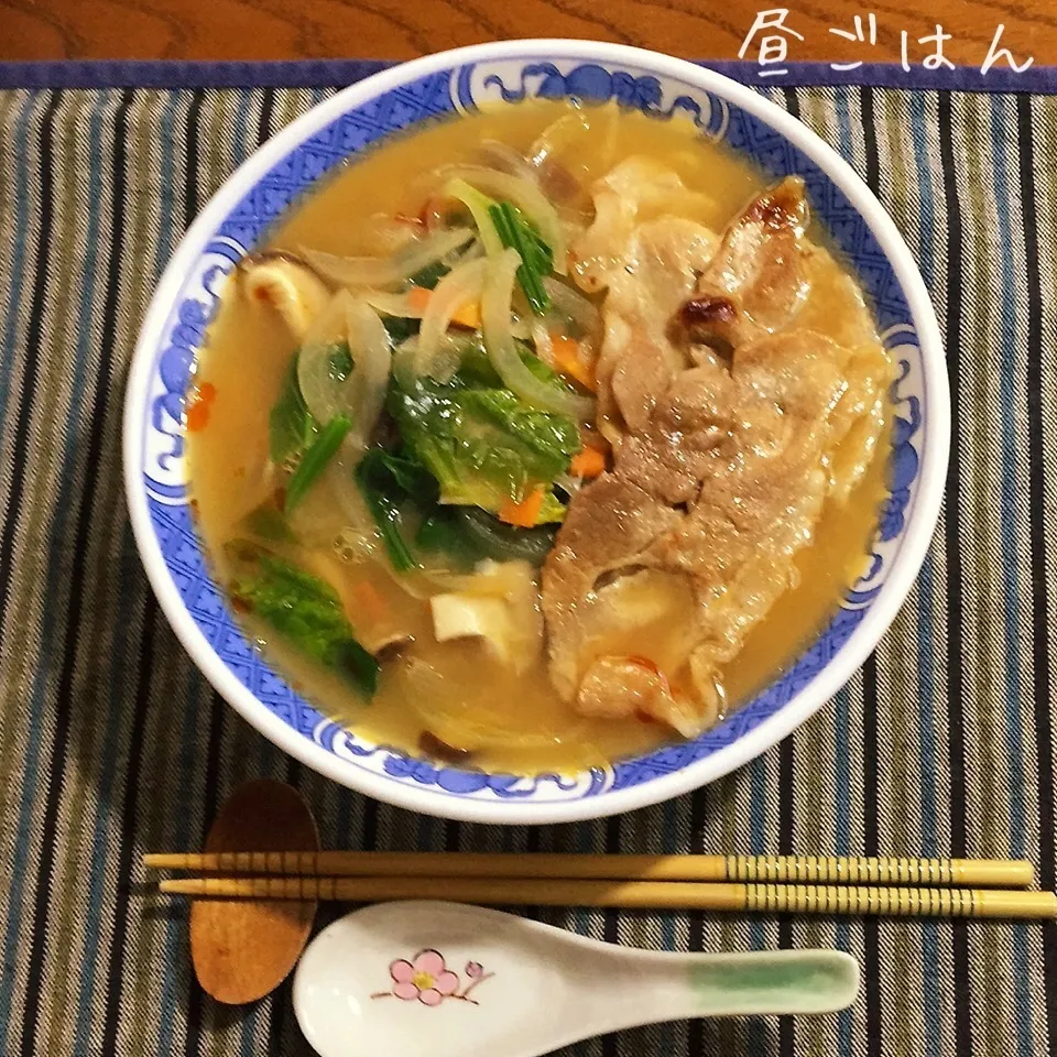 Snapdishの料理写真:五目味噌ラーメン|yakinasuさん