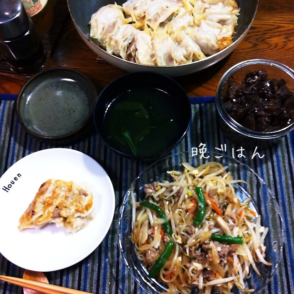 餃子、野菜炒め、鶏レバー煮付け、中華スープ|yakinasuさん