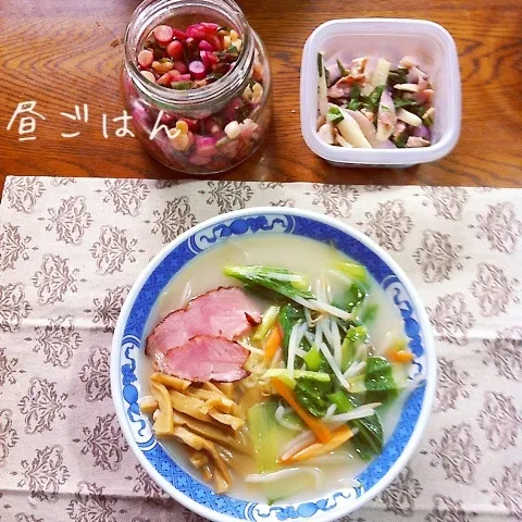 豚骨ラーメン野菜いっぱいのせ|yakinasuさん