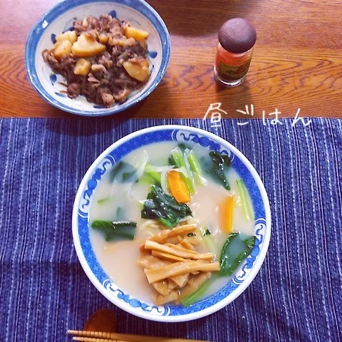 豚骨ラーメン野菜のせ、肉じゃが|yakinasuさん