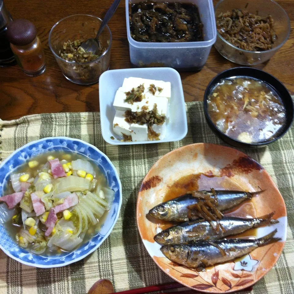 鰯生姜煮、白菜ベーコンスープ煮、冷奴茗荷青唐辛子だれ、スープ|yakinasuさん