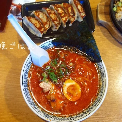 赤豚骨ラーメン、セットの餃子|yakinasuさん