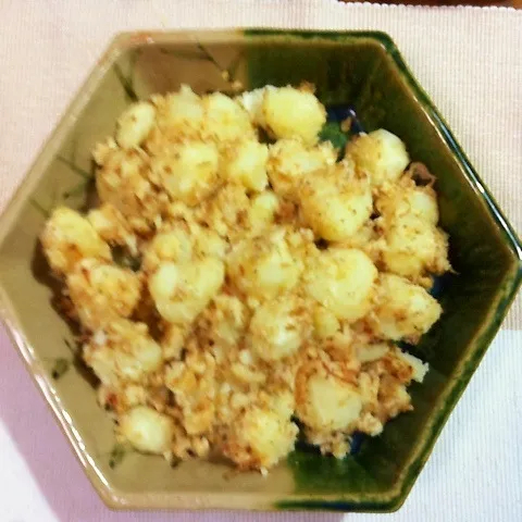 メチャうまい〜おかかニンニクポテト|yakinasuさん