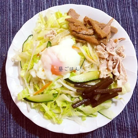 Snapdishの料理写真:サラダうどん|yakinasuさん