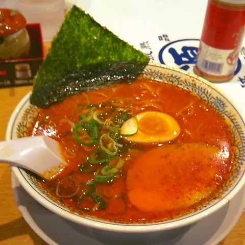 Snapdishの料理写真:赤豚骨ラーメン、|yakinasuさん