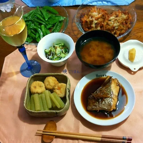 Snapdishの料理写真:鯛煮付け、蕗とがんもの煮物、牛蒡天の生姜焼き、モズク酢の物|yakinasuさん