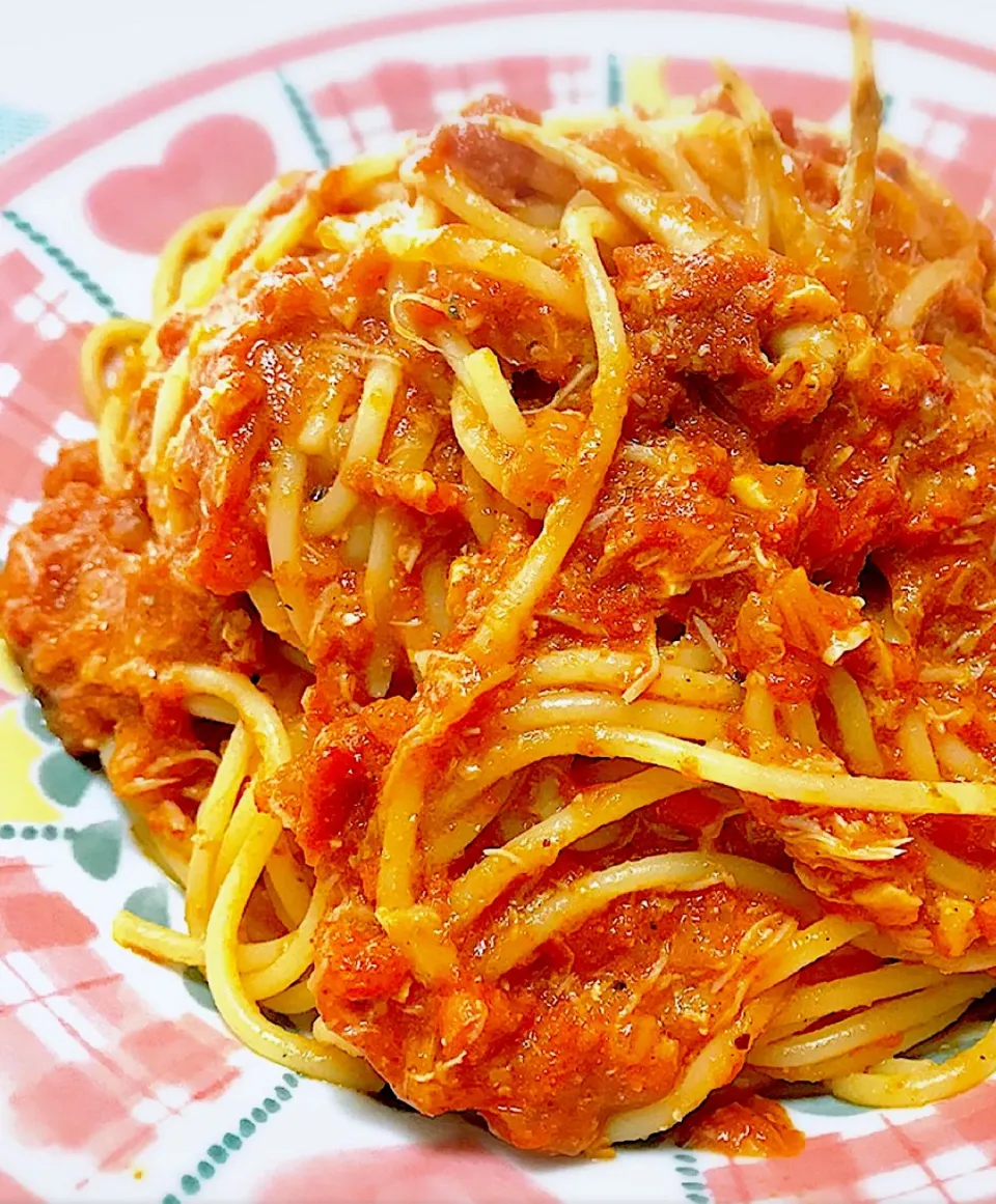 香箱蟹のトマトソースパスタ 🍝(๑˃̵ᴗ˂̵)و|bamazooさん