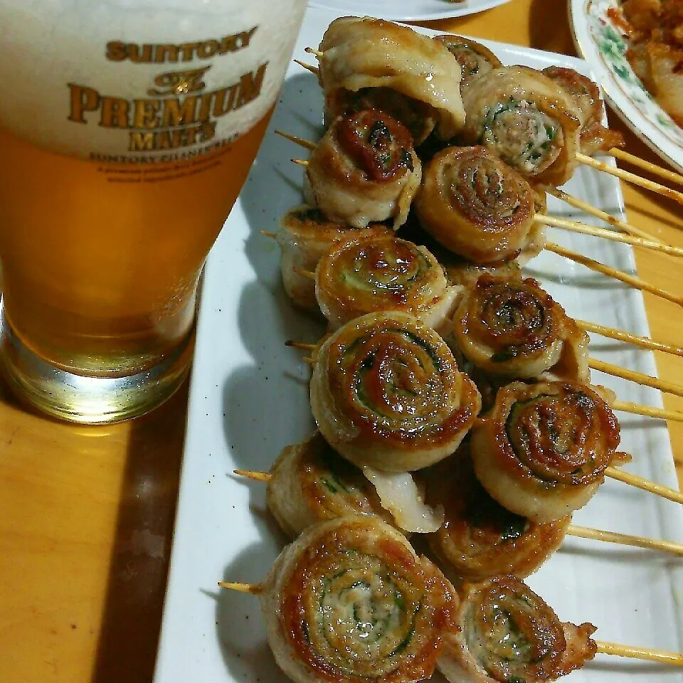 豚バラ紫蘇ロールの串焼きで乾杯✨🍻🎶|katsunさん