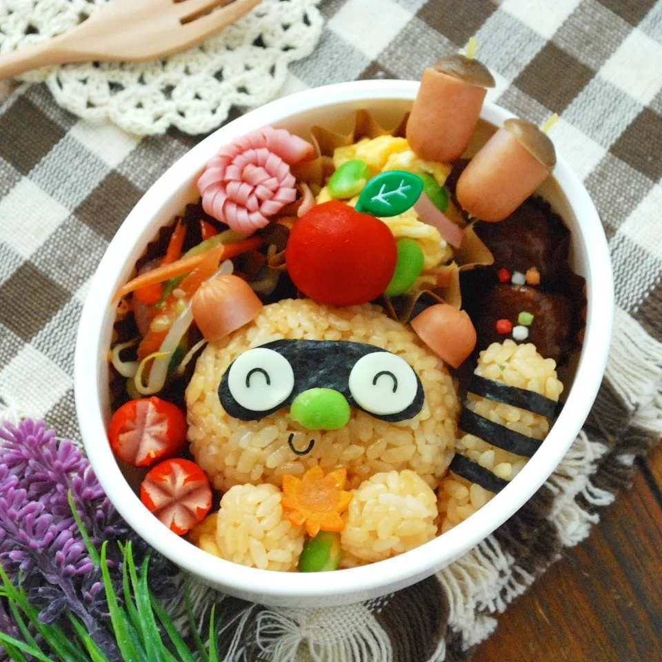 Snapdishの料理写真:秋のキャラ弁☆たぬきの紅葉狩り弁当の作り方|ザッキー☆さん